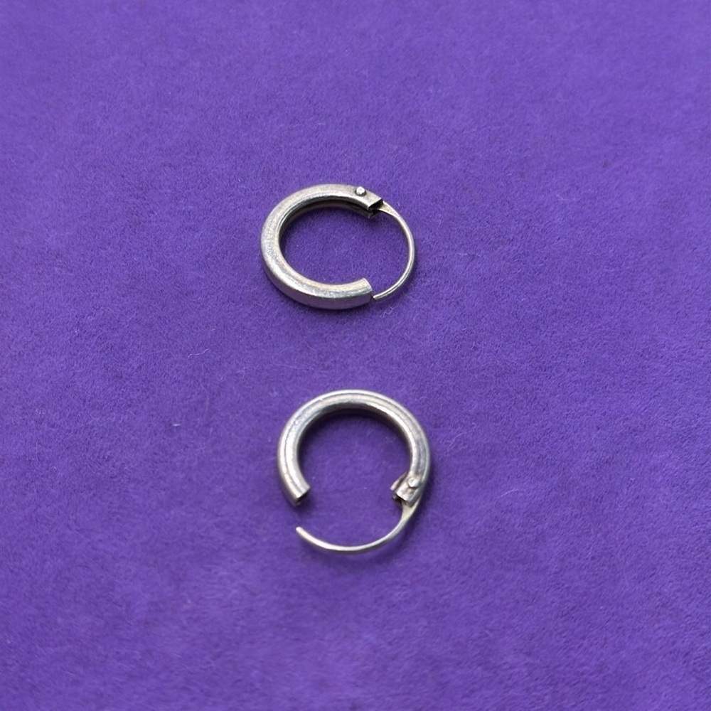 💛 Silver Hoop Earrings